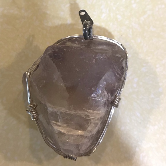 Wire wrapped crystal pendant. Made by hand. - Picture 1 of 4